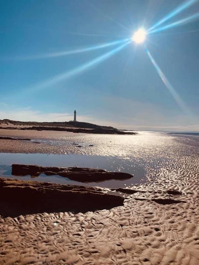 Skerry View - Overlooking The Moray Firth - Close To Beaches, Harbour, Shops And Restaurants Apartment Lossiemouth Bagian luar foto