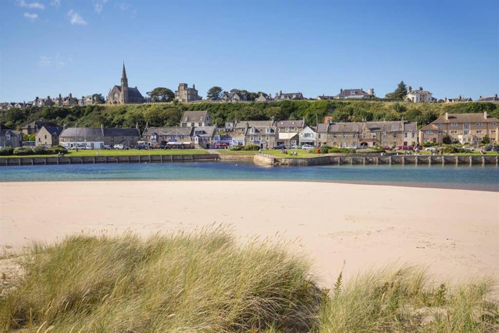 Skerry View - Overlooking The Moray Firth - Close To Beaches, Harbour, Shops And Restaurants Apartment Lossiemouth Bagian luar foto